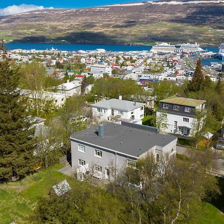 Guesthouse Akureyri - Apartments Near Down Town ภายนอก รูปภาพ