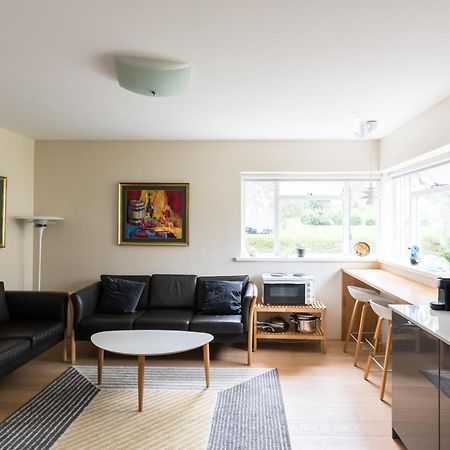 Guesthouse Akureyri - Apartments Near Down Town ภายนอก รูปภาพ