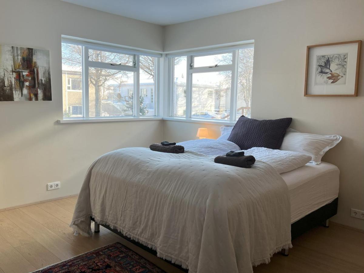 Guesthouse Akureyri - Apartments Near Down Town ภายนอก รูปภาพ