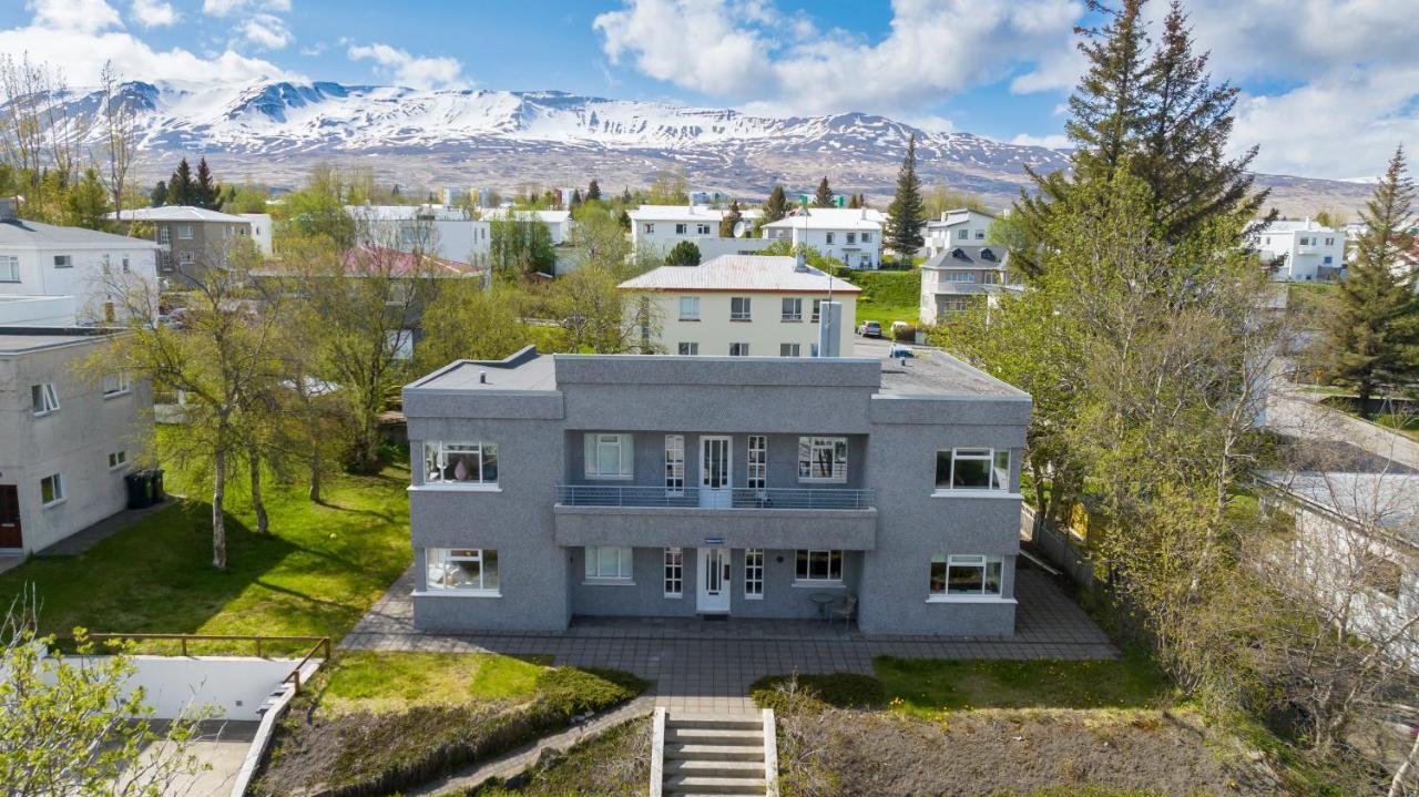 Guesthouse Akureyri - Apartments Near Down Town ภายนอก รูปภาพ