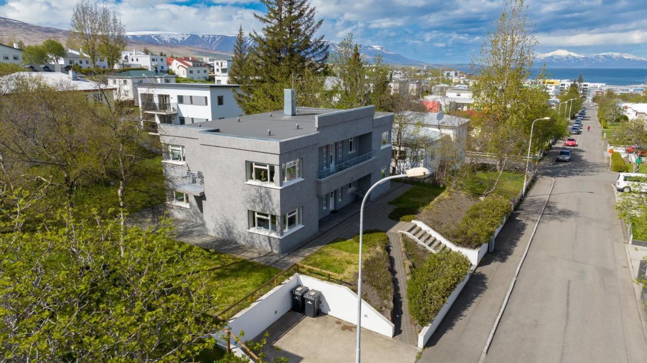 Guesthouse Akureyri - Apartments Near Down Town ภายนอก รูปภาพ