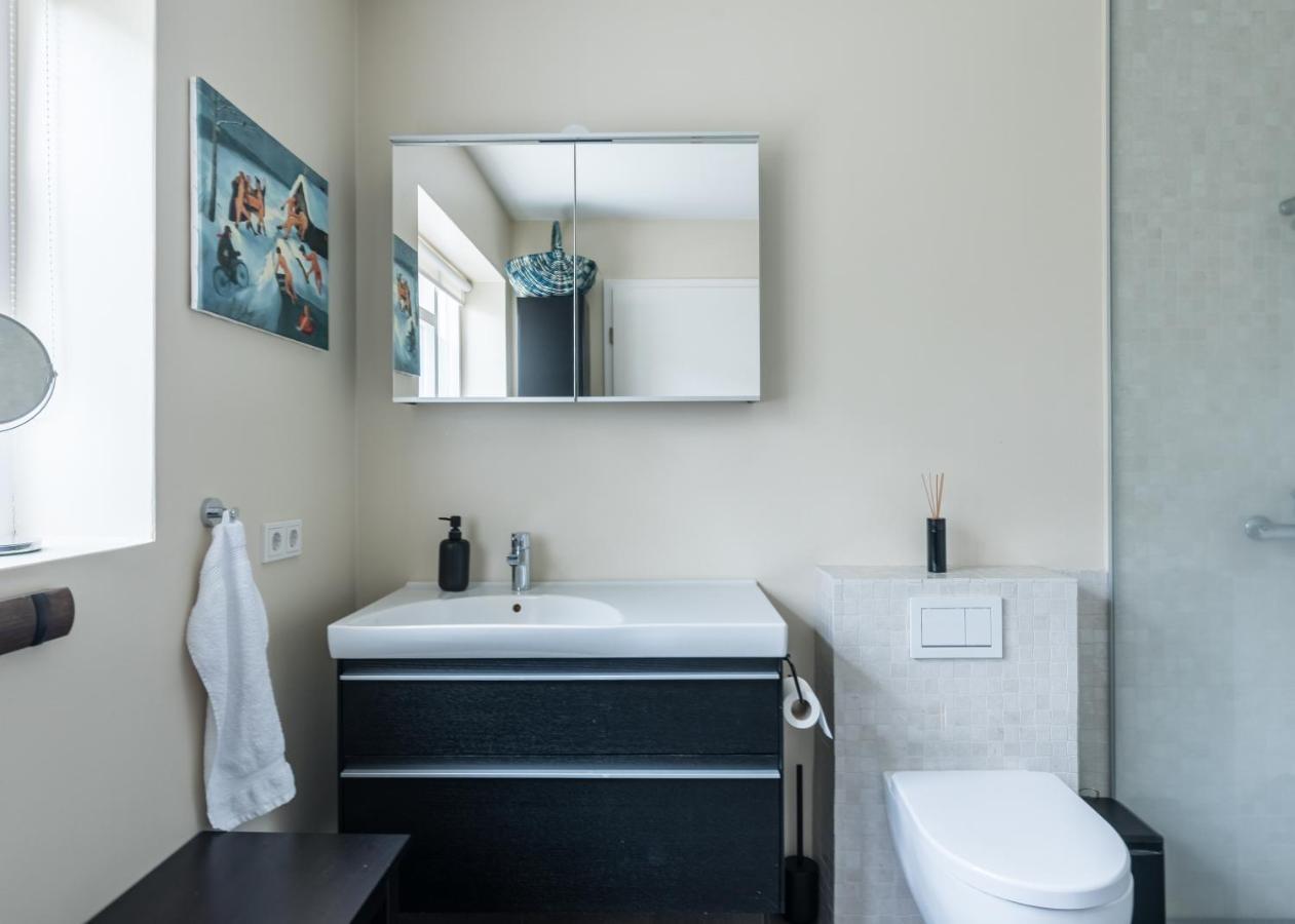 Guesthouse Akureyri - Apartments Near Down Town ภายนอก รูปภาพ
